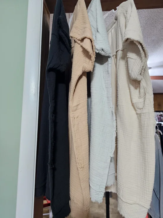 NWOT Zenana Bundle of 6 Women’s Textured Lightweight Top - Picture 1 of 8